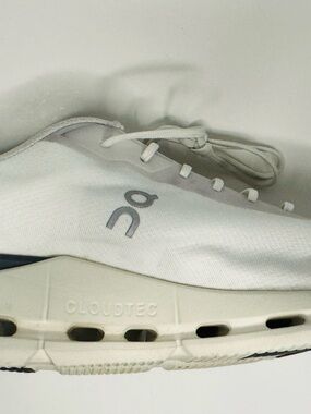 On Cloud Women's Cloudnova Running Shoes Sneakers Size 8.5 White Cloudtec